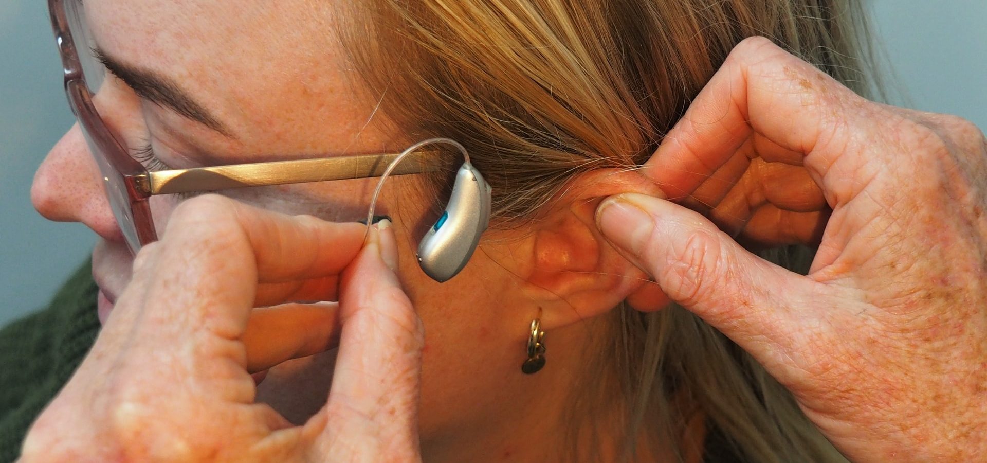 hearing aid on women